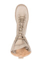 chaussures-taupe-a-lacets-et-semelle-en-caoutchouc
