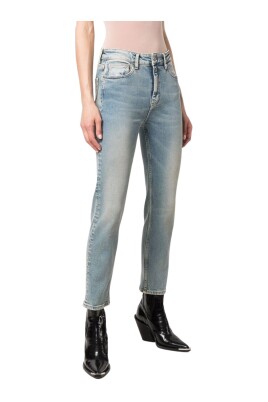 fitted-jeans