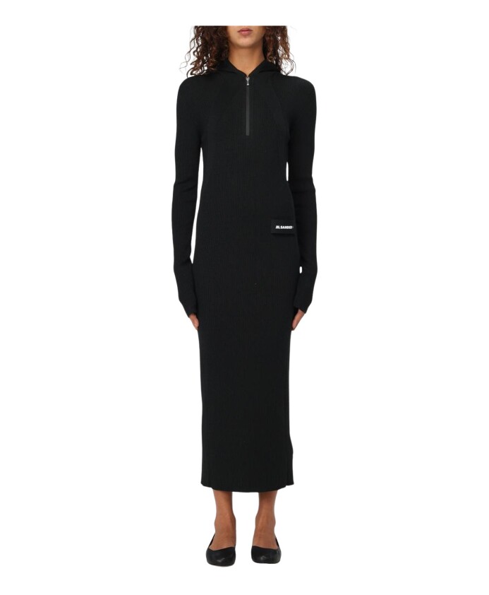 robe-midi-a-capuche-en-maille-cotelee