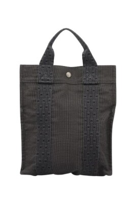 pre-owned-canvas-totes
