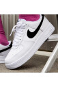 sneakers-blanches-style-classique-moderne