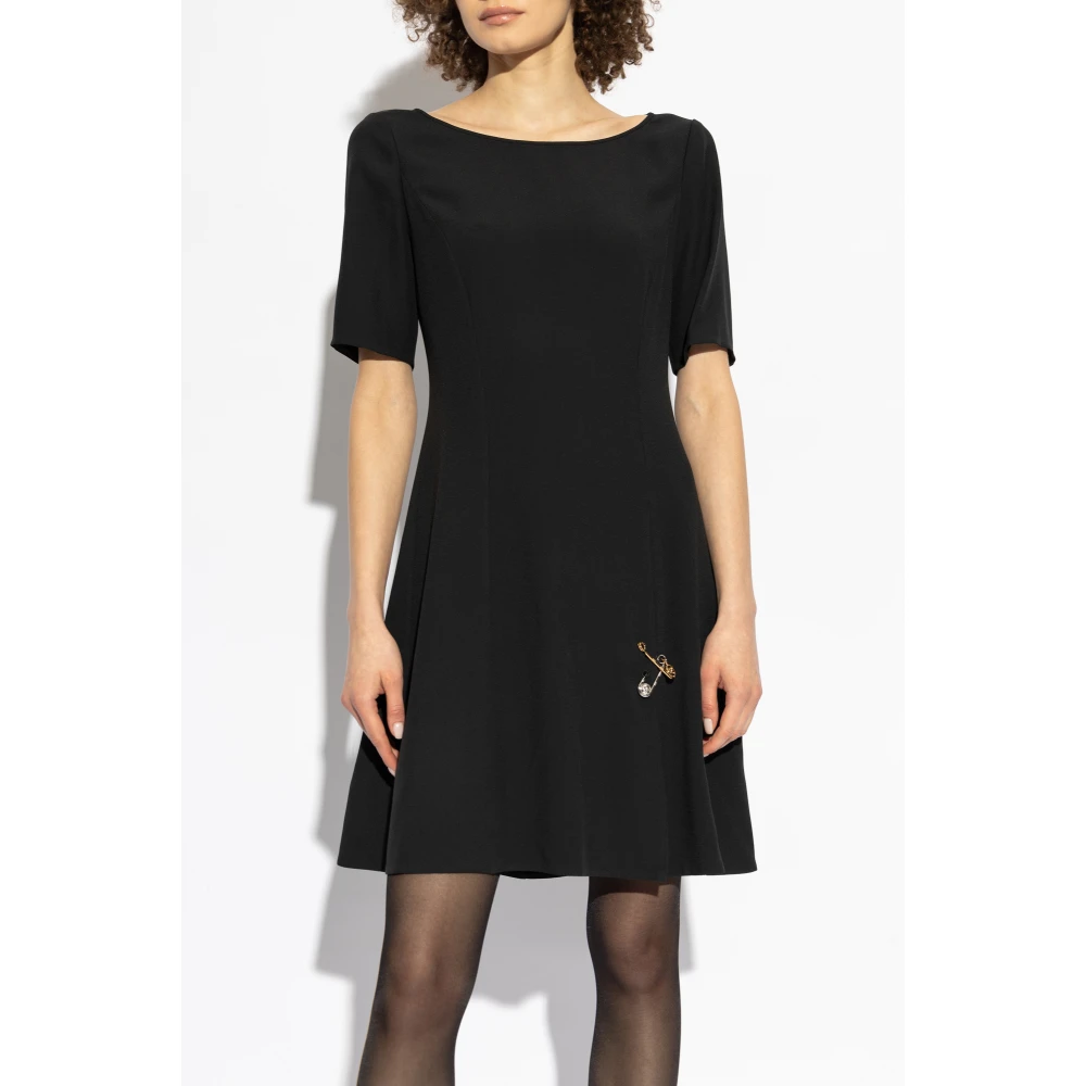 Versace Jurk met decoratieve veiligheidsspelden Black Dames