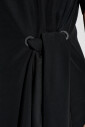 robe-avec-lateral-decoratif