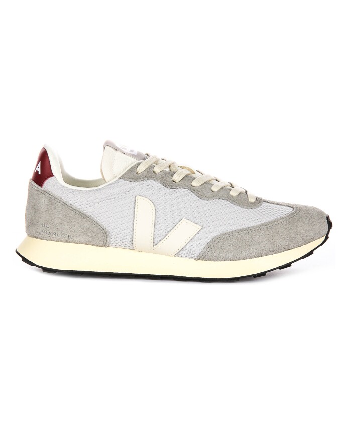 baskets-en-mesh-et-daim-gris-pour-homme