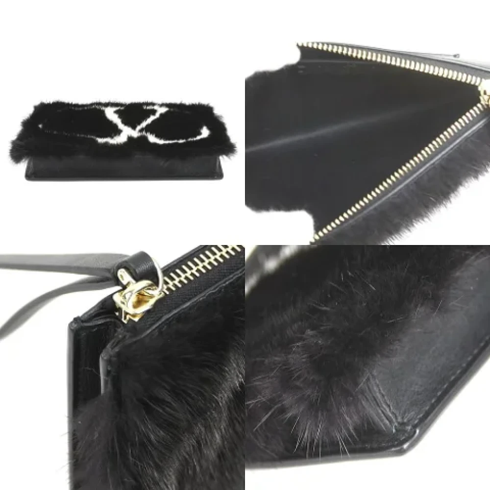 Valentino Vintage Pre-owned Fur clutches Black Dames
