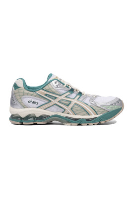sneakers-argent-avec-technologie-gel
