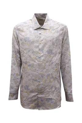 Vanlig skjorta i beige och