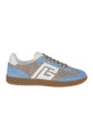 blauwe-sneakers-met-vetersluiting