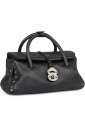sac-a-main-en-cuir-elegant-avec-clous