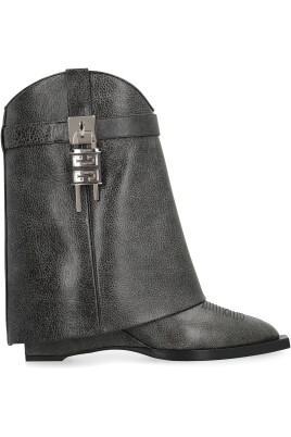 cowboy-leather-ankle-boots-with-padlock