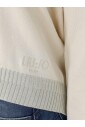 pull-blanc-a-col-en-v