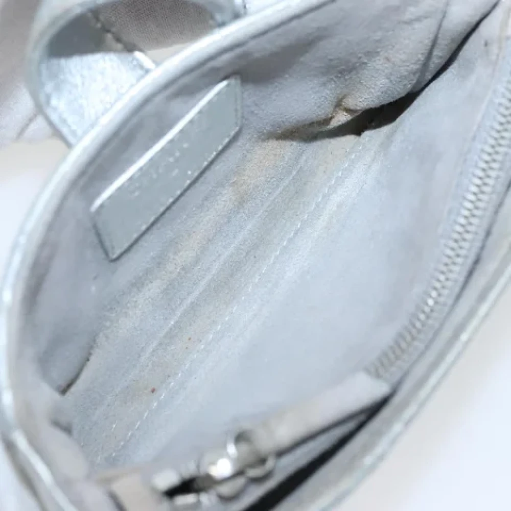 Chanel Vintage Pre-owned Leather clutches Gray Dames