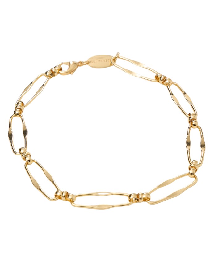 gold-chain-necklace-chic-and-elegant
