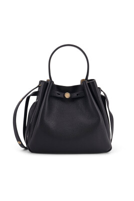 black-bags-for-a-stylish-look