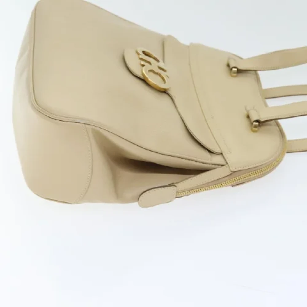 Salvatore Ferragamo Pre-owned Leather shoulder-bags Beige Dames
