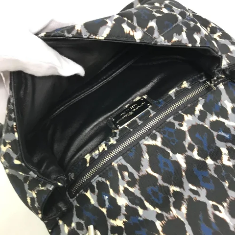 Salvatore Ferragamo Pre-owned Fabric shoulder-bags Black Dames