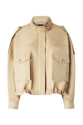beige-ytterklader-jacka-snygg-passform