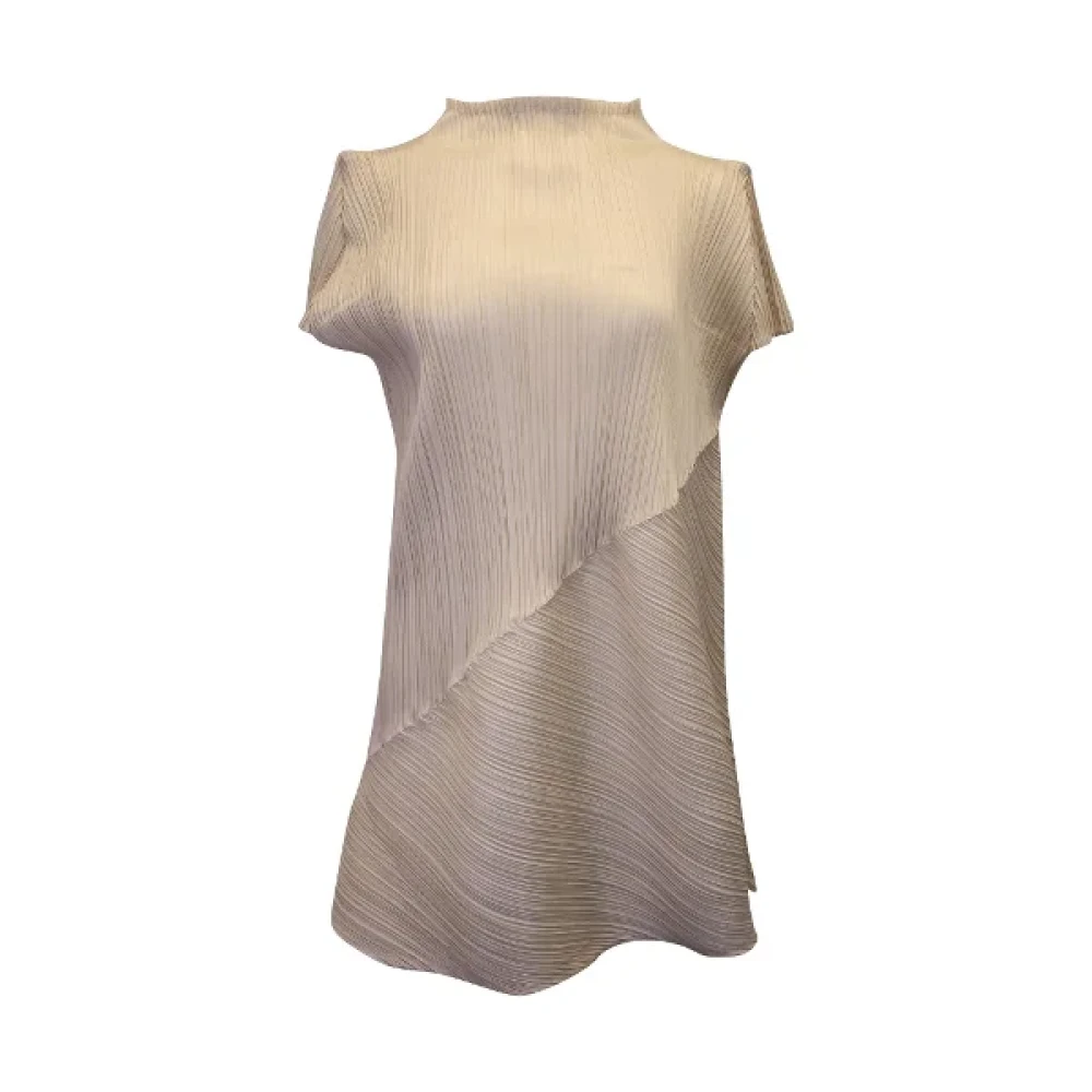 Issey Miyake Pre-owned Polyester dresses Beige Dames