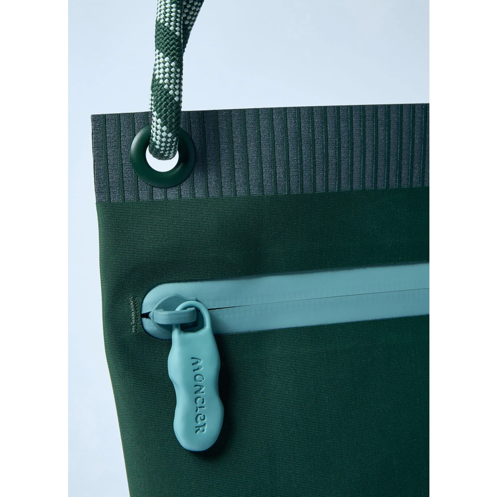 Moncler Crossbody Tas met Logo Patch Green Heren