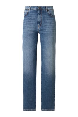 Jean large femme : nos conseils pour bien le porter