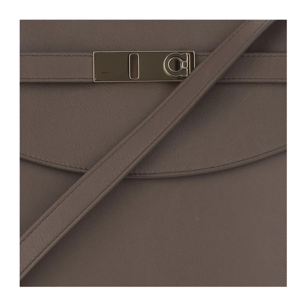 Salvatore Ferragamo Schoudertas van kalfsleer met logo Brown Dames