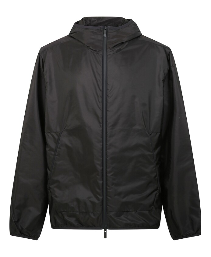 veste-technique-noire-avec-details-elastiques