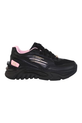 womens-sneakers-black