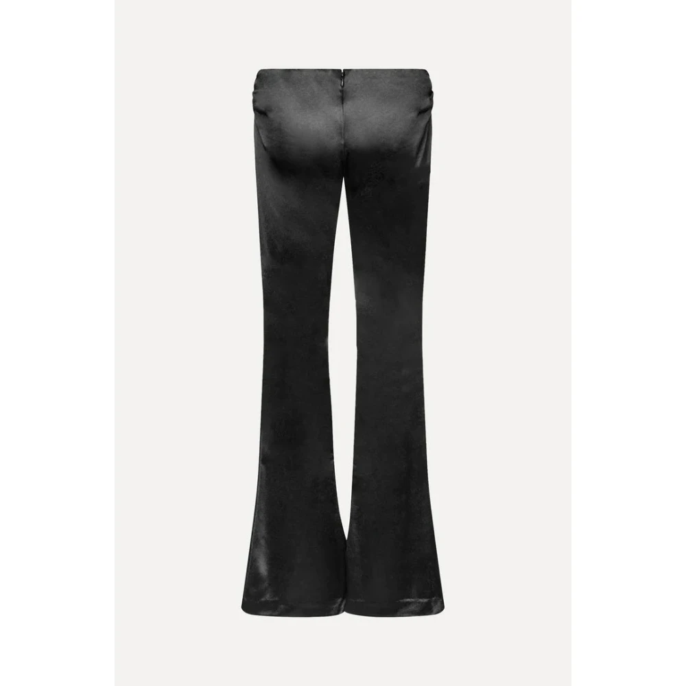 Stine Goya Glanzende Broek met Lage Taille en Flare Pijp Black Dames