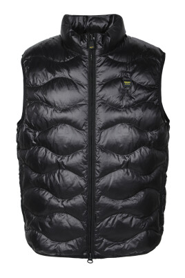 black-down-vest-urban-style