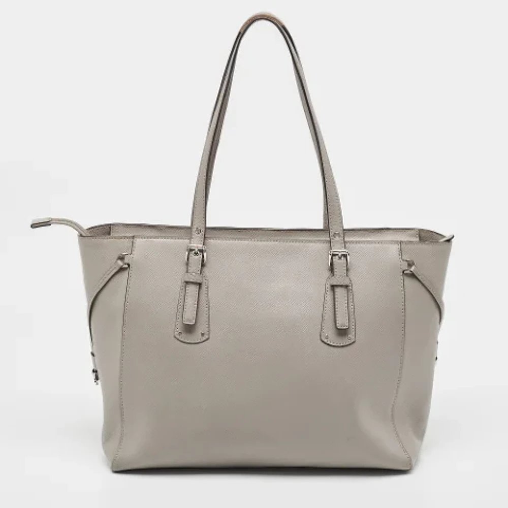 Michael Kors Pre-owned Leather totes Gray Dames