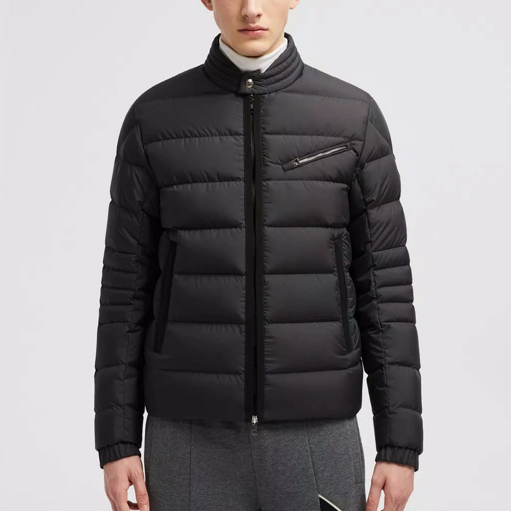 Moncler Kort Donsjack met Slank Design Black Heren