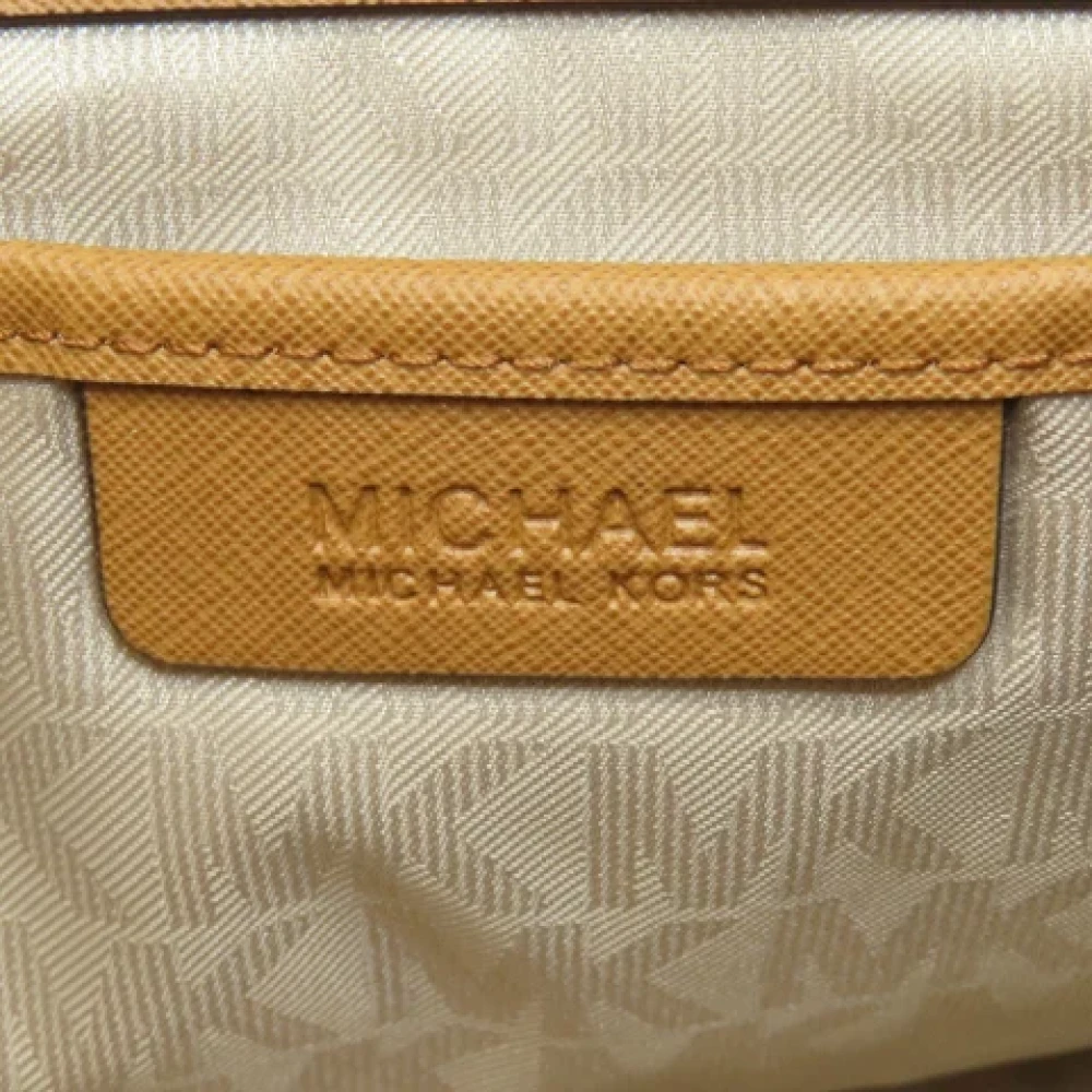 Michael Kors Pre-owned Plastic shoulder-bags Brown Dames