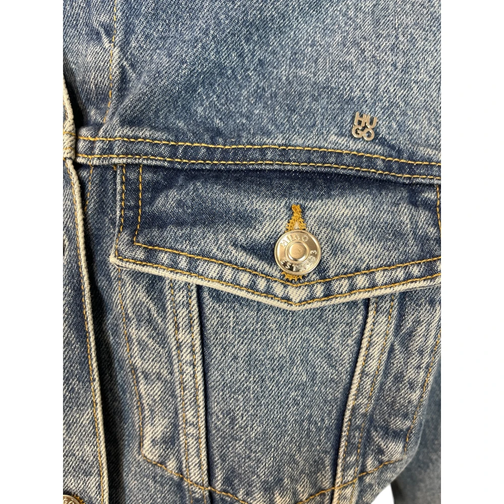 Hugo Boss Cropped Denim Trucker Jacket met Stack Logo Blue Dames