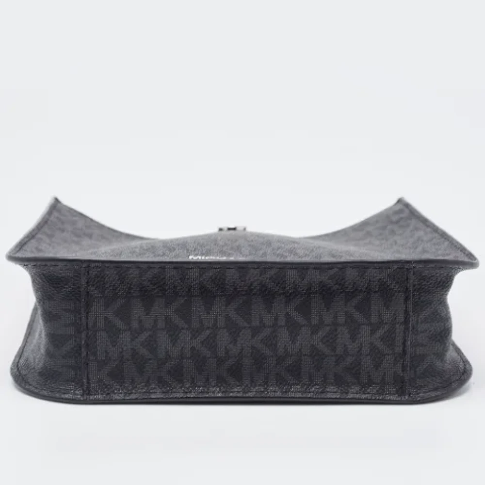 Michael Kors Pre-owned Coated canvas shoulder-bags Black Dames