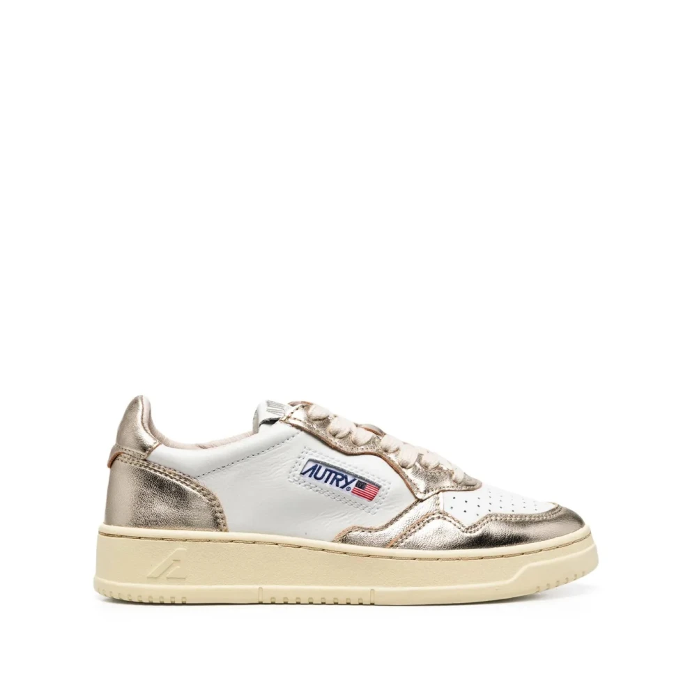 Autry Sneakers met veters en logopatch Dames Schoenen Geel