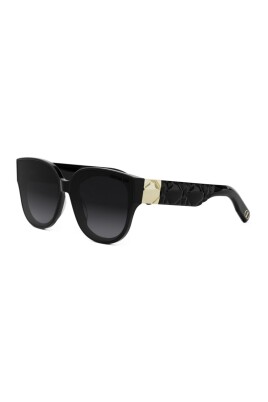 elegant-sunglasses-for-fashion-enthusiasts