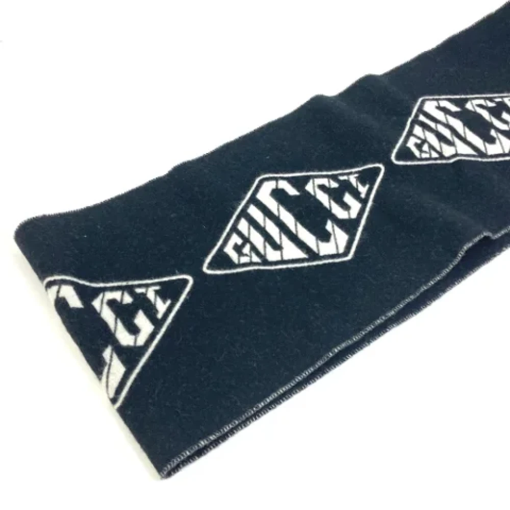 Gucci Vintage Pre-owned Wool scarves Blue Heren