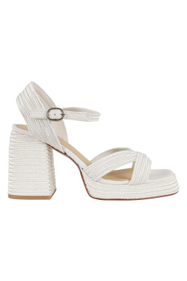 hvid-metallic-vaevet-sandal