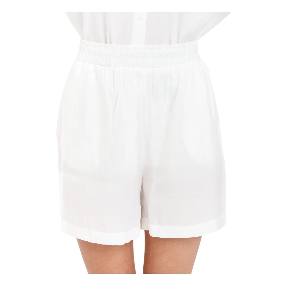 Only Short Shorts White Dames