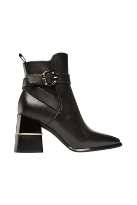 fashion-forward-heeled-boots