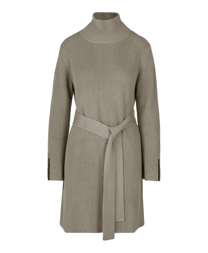 robe-pull-col-montant-douce-avec-ceinture