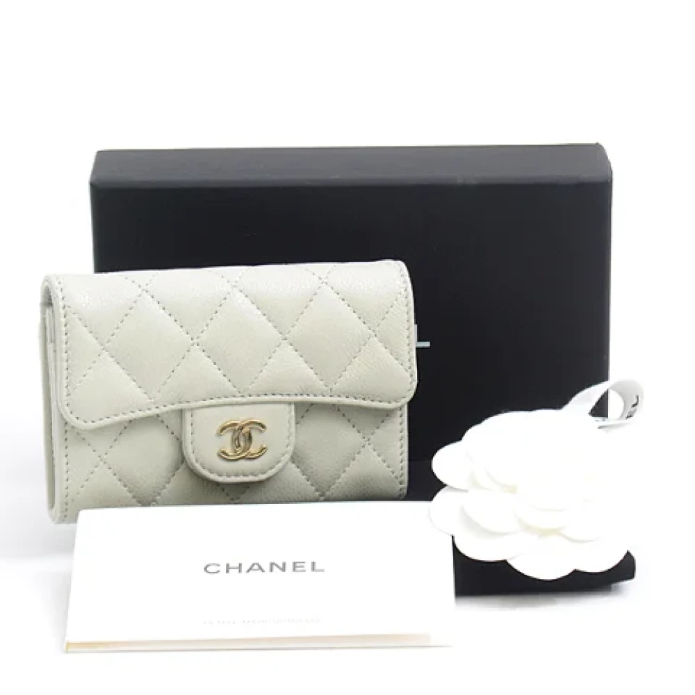 Chanel Vintage Pre-owned Leather wallets Gray Dames