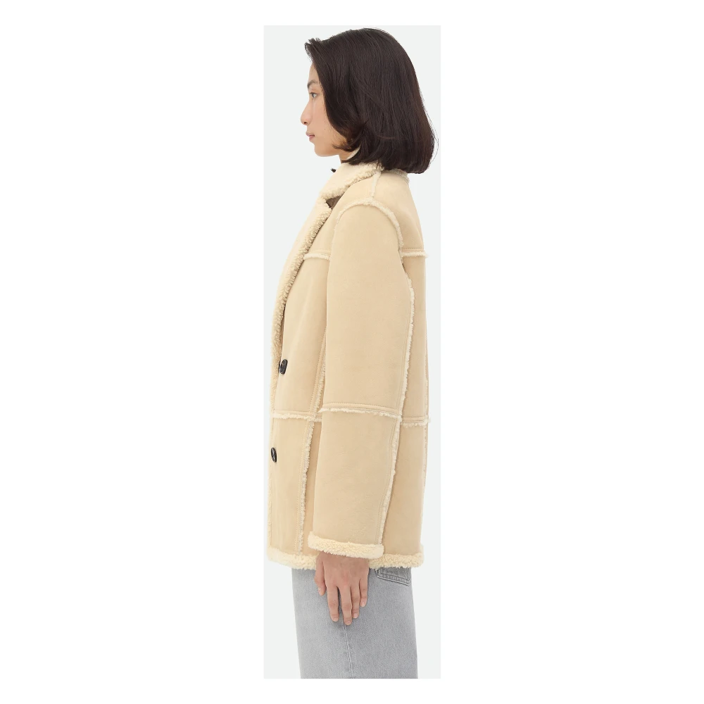 Bottega Veneta Beige Lambfur Jas met Notched Kraag Beige Dames