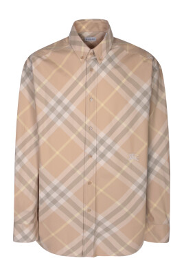 chemise-beige-avec-logo-fermeture-boutonnee