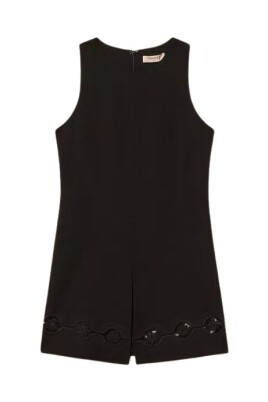 floral-embroidered-sleeveless-top