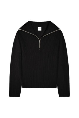 black-accessories-for-a-stylish-look