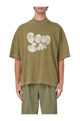 embroidered-logo-tee