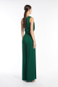 combinaison-vert-epaule-denudee-et-pantalon-large