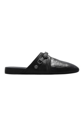 black-leather-slides-with-buckle-hardware