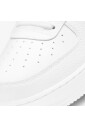 sneakers-blanches-style-classique-moderne